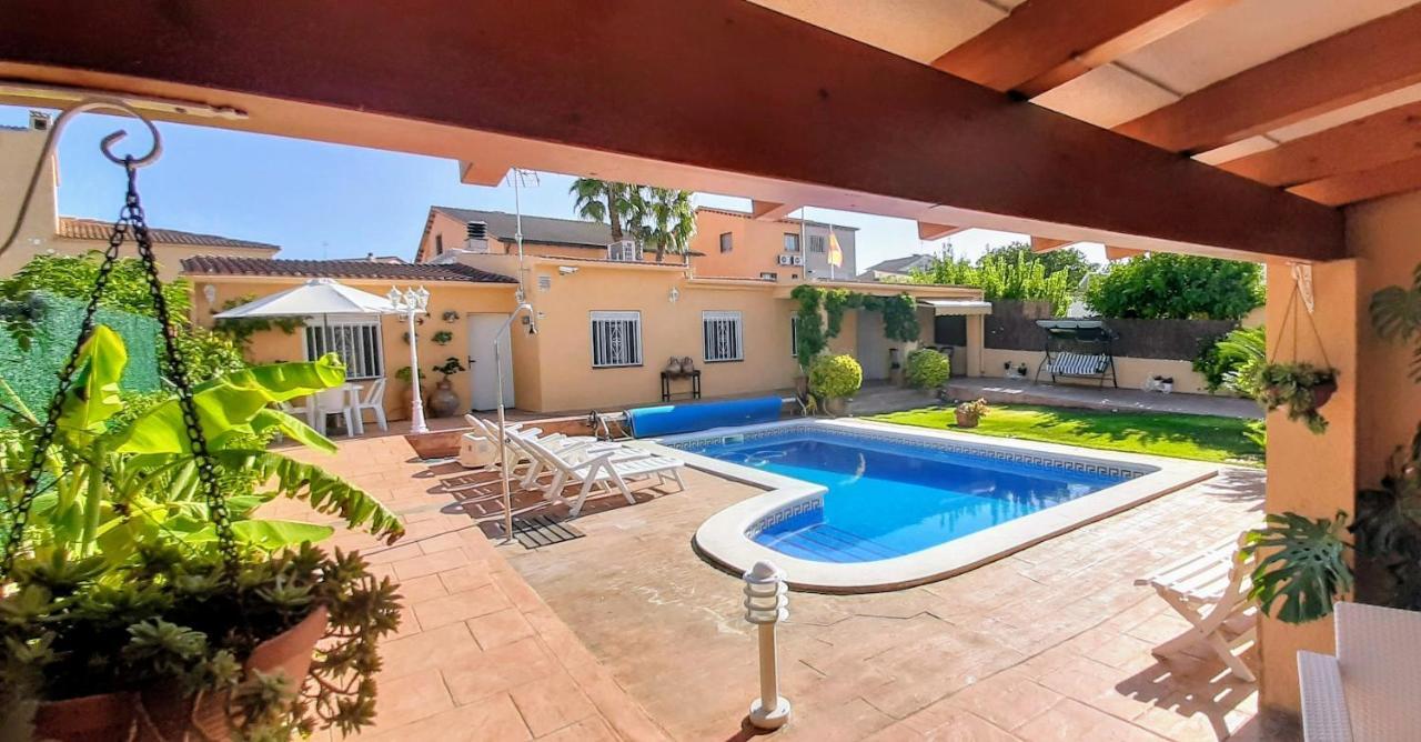 Chalet Vacacional Con Piscina Privada Y Barbacoa تاراغونا المظهر الخارجي الصورة